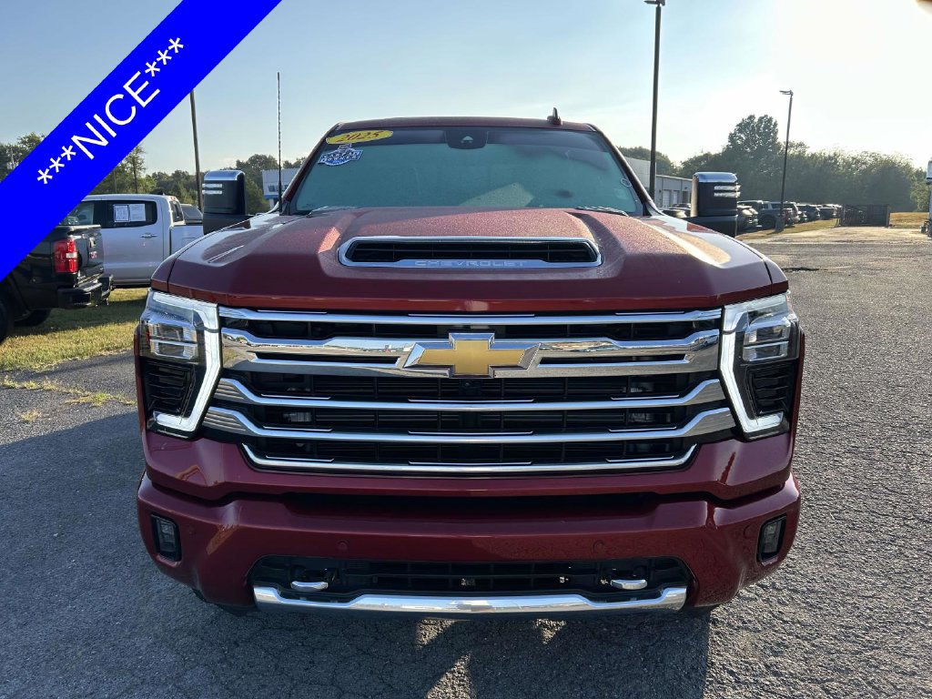 Used 2025 Chevrolet Silverado 2500 High Country w/ High Country Premium Package AWD/4WD image 9