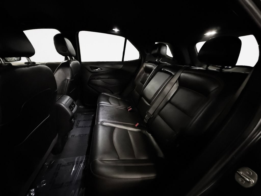 Used 2022 Chevrolet Equinox RS w/ RS Leather Package FWD image 12