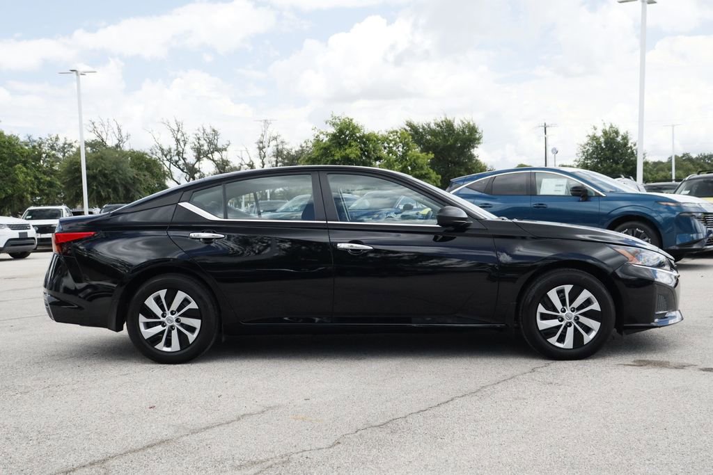 Used 2025 Nissan Altima 2.5 S FWD image 4