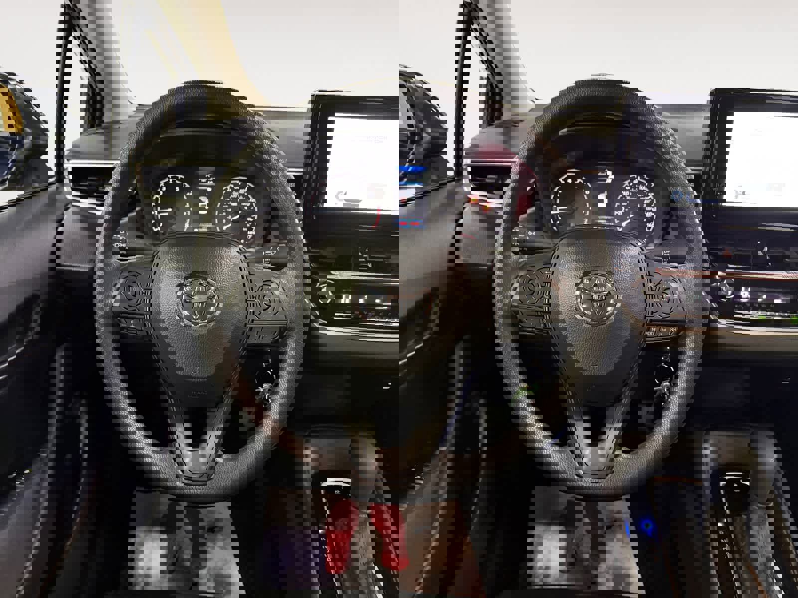 Used 2025 Toyota Corolla LE image 16