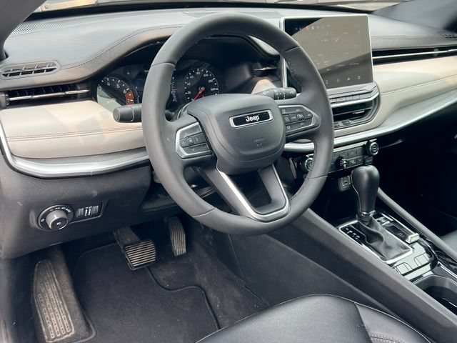 Used 2026 Jeep Compass Limited AWD/4WD image 17