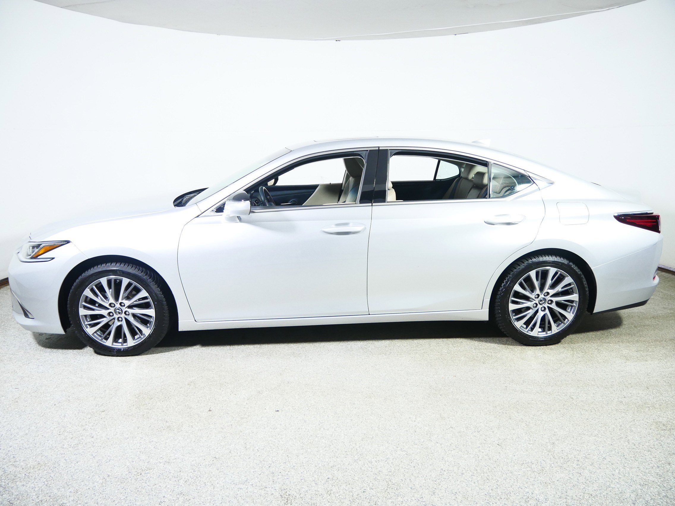 Used 2019 Lexus ES 350 w/ Premium Package FWD image 4