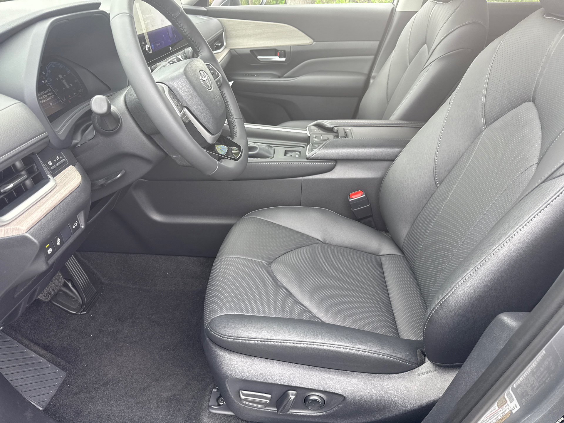 Certified 2026 Toyota Grand Highlander FWD image 23