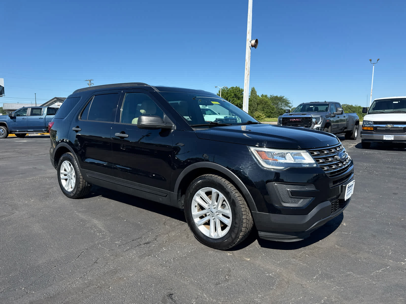 Used 2017 Ford Explorer FWD image 7