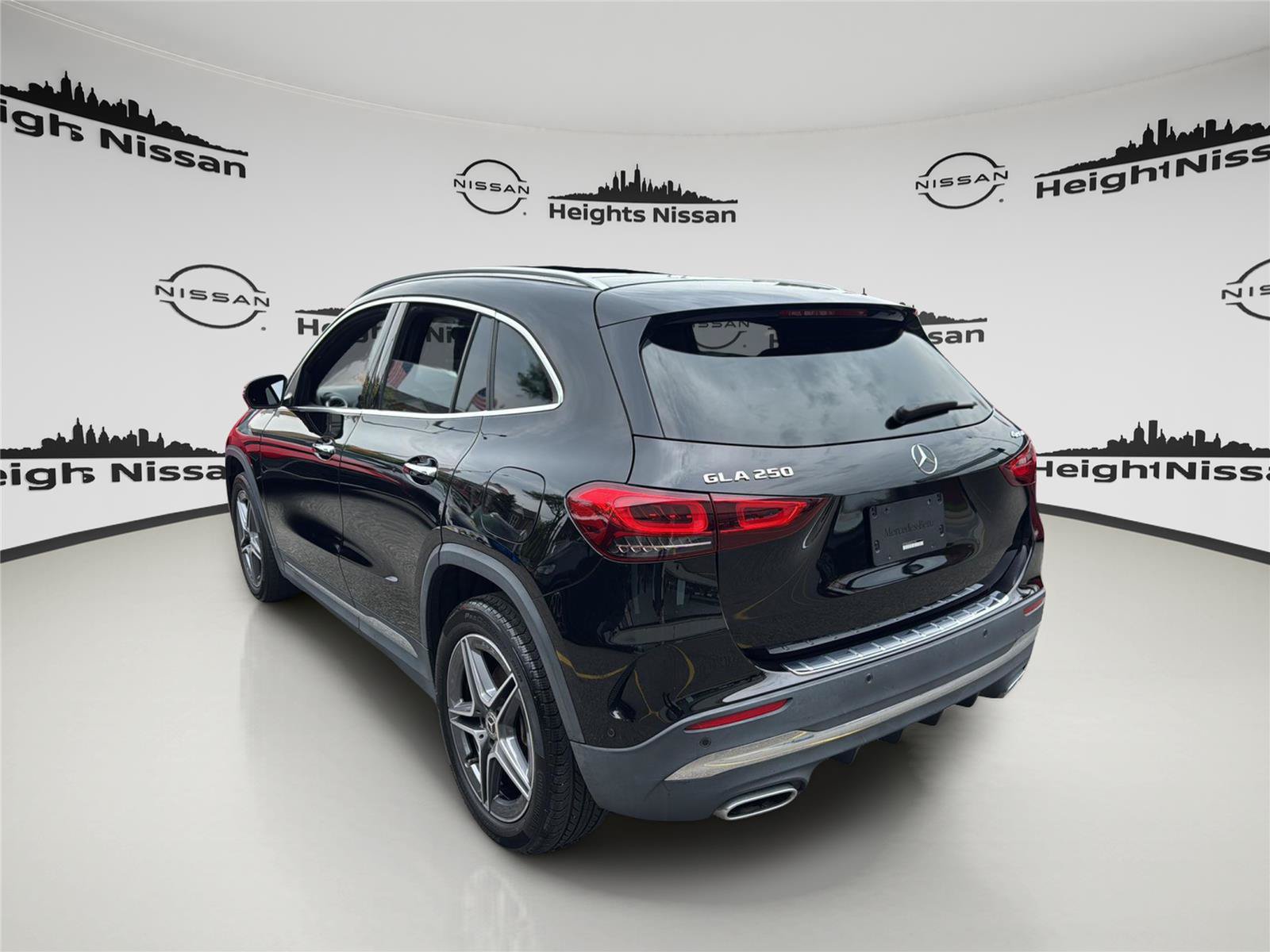 Used 2023 Mercedes-Benz GLA 250 4MATIC image 3