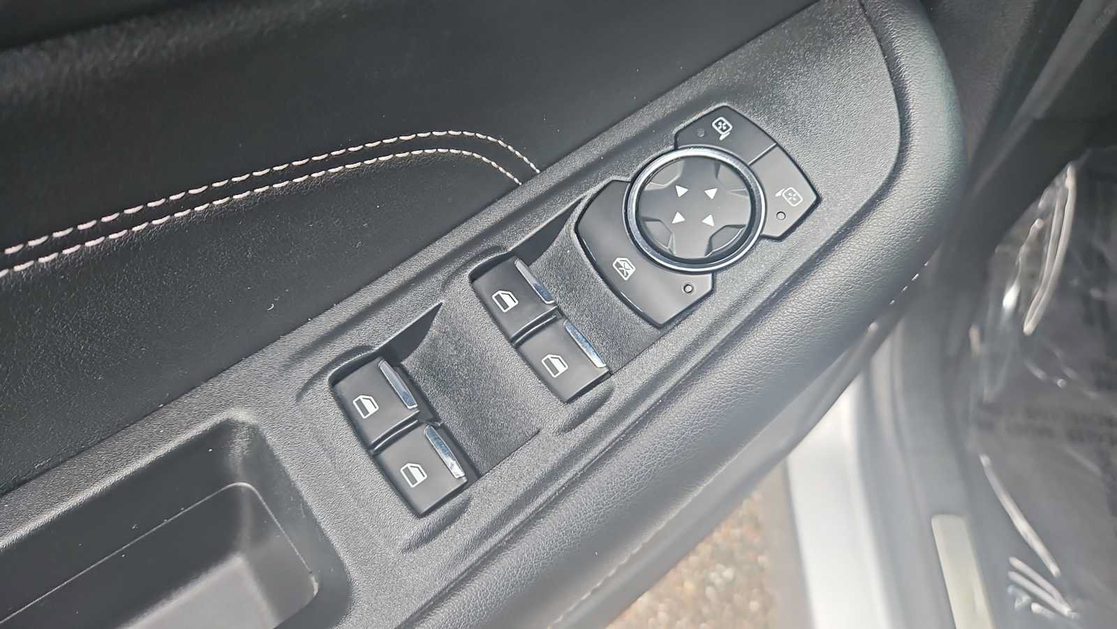 Used 2022 Ford Edge Titanium AWD/4WD image 15