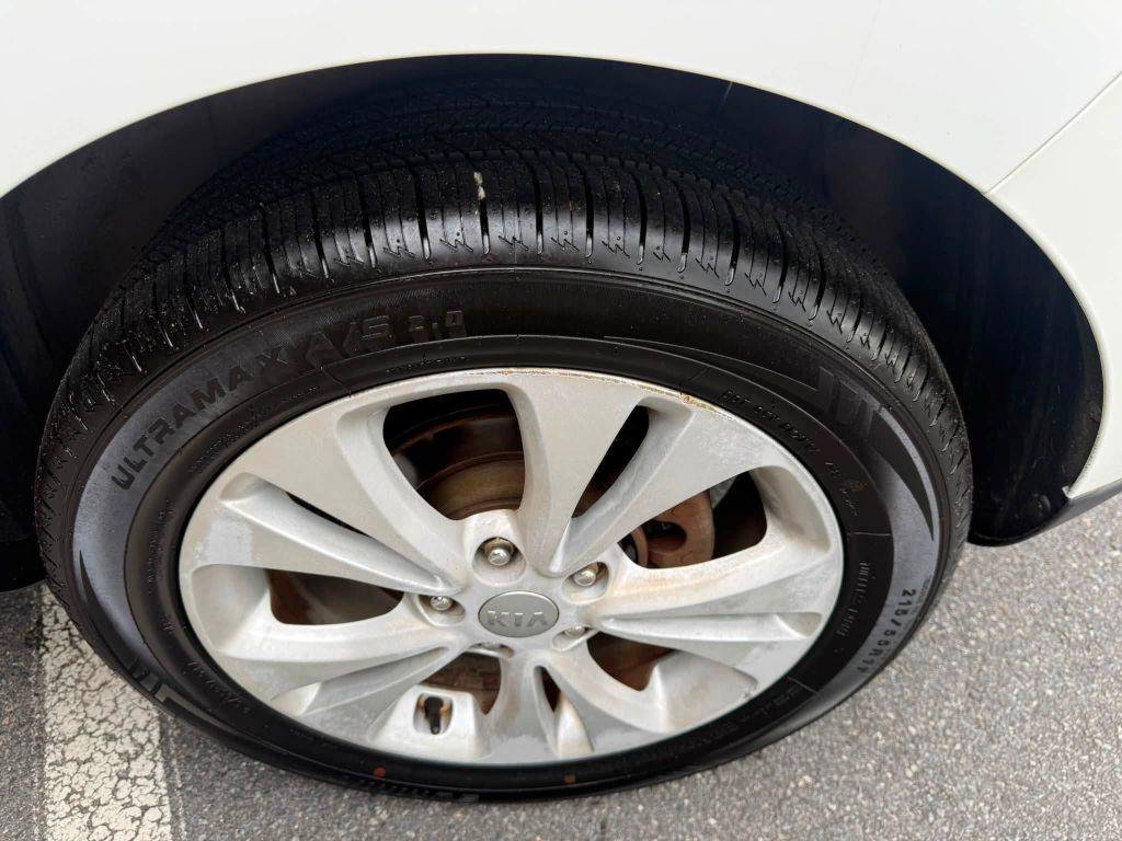 Used 2014 Kia Soul + FWD image 30