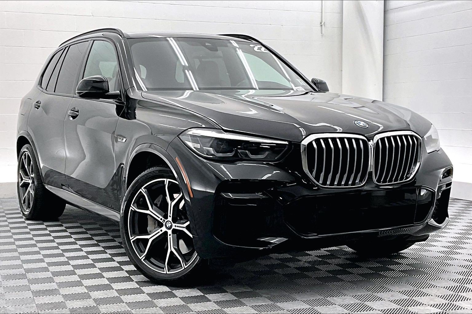 Used 2022 BMW X5 xDrive45e w/ M Sport Package AWD/4WD image 34