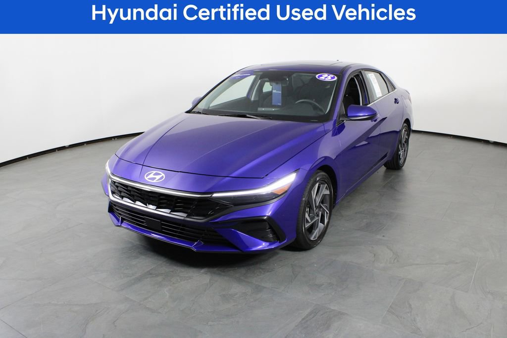 Certified 2025 Hyundai Elantra SEL image 2