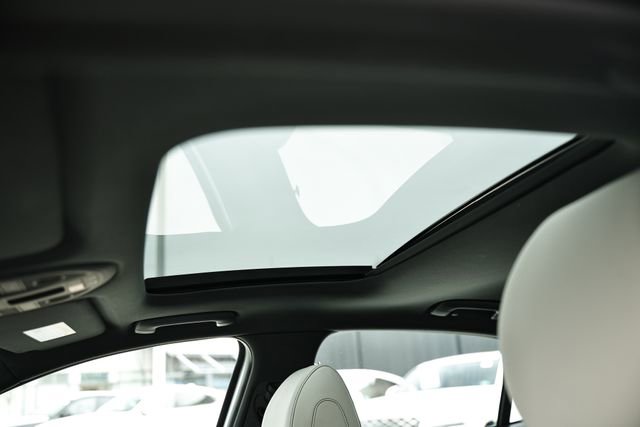 Used 2025 Genesis G70 3.3T Advanced image 19