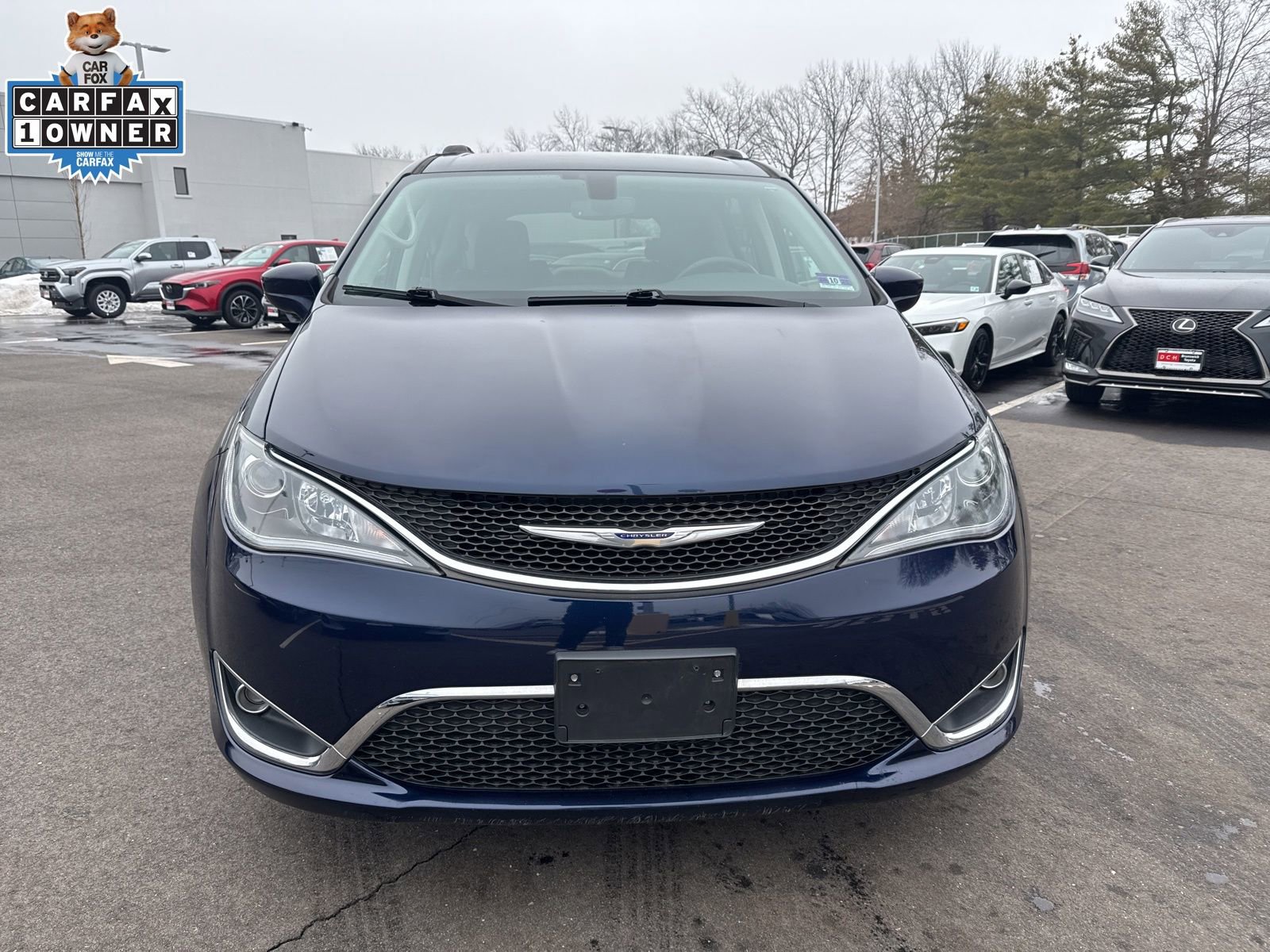 Used 2020 Chrysler Pacifica Touring-L image 2