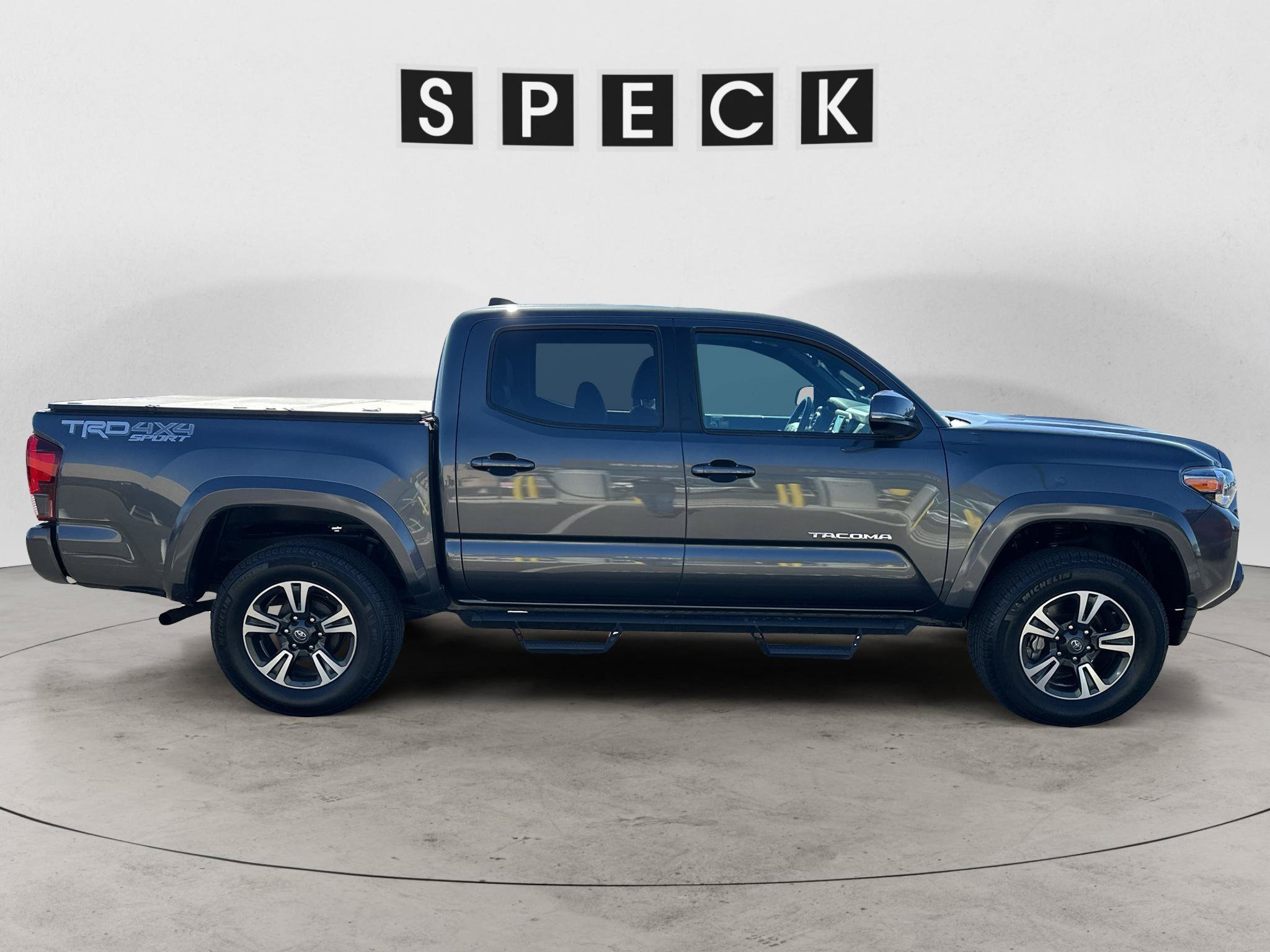 Used 2019 Toyota Tacoma TRD Sport AWD/4WD image 6