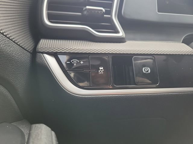 Certified 2025 Kia Sportage LX FWD image 23