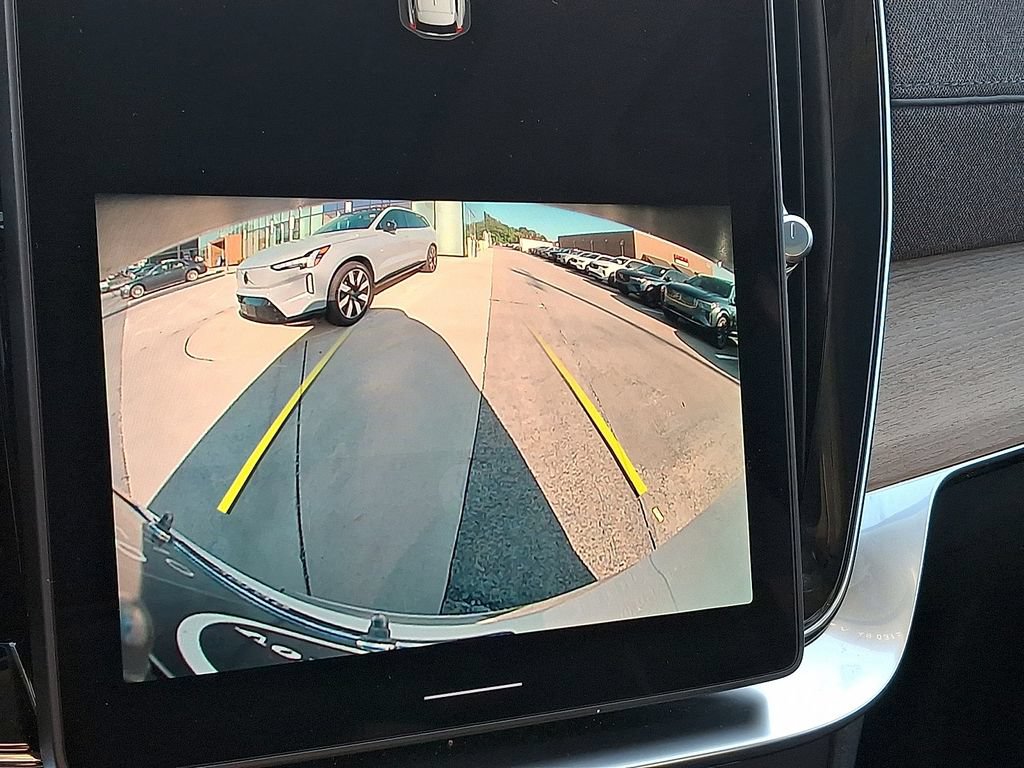 Certified 2025 Volvo XC90 B5 Core AWD/4WD image 21