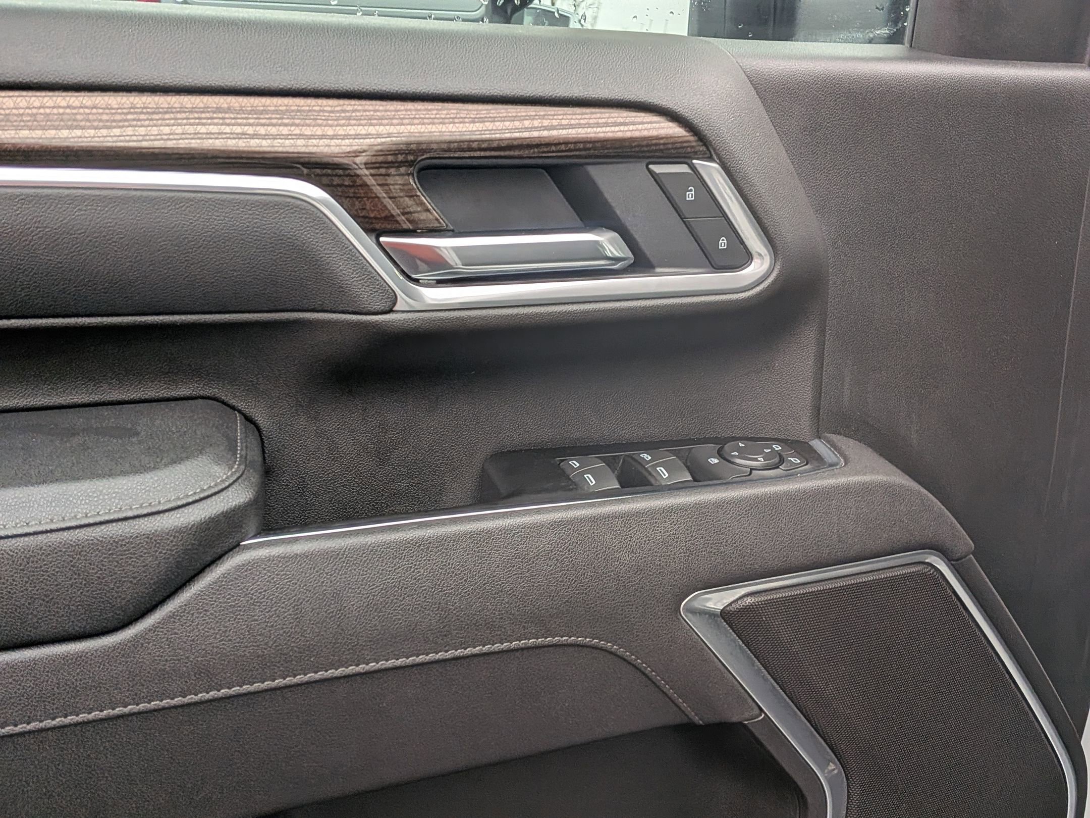 Certified 2025 Chevrolet Silverado 2500 LT w/ Convenience Package image 15