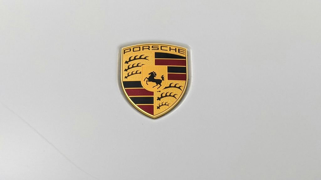 Certified 2022 Porsche Macan image 41
