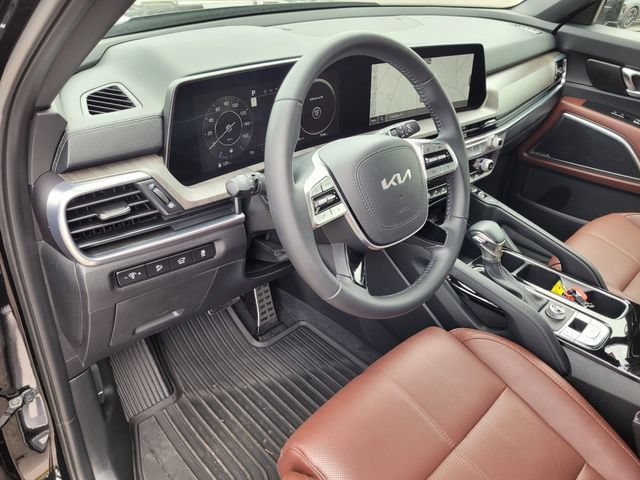Used 2024 Kia Telluride SX w/ Towing Package FWD image 24