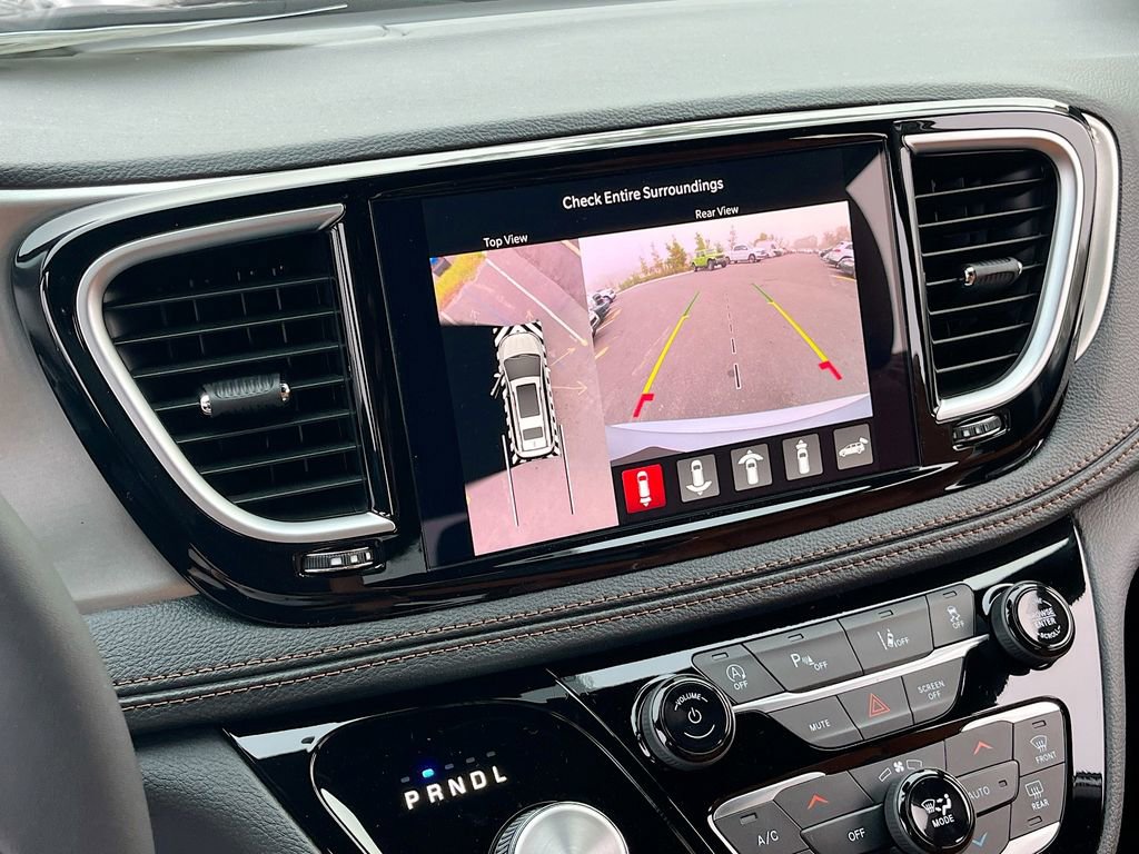 New 2026 Chrysler Pacifica Pinnacle FWD image 13