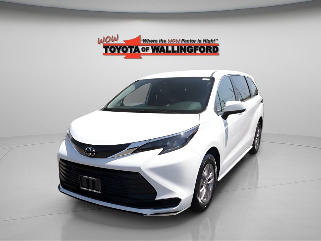 New 2026 Toyota Sienna LE FWD image 1