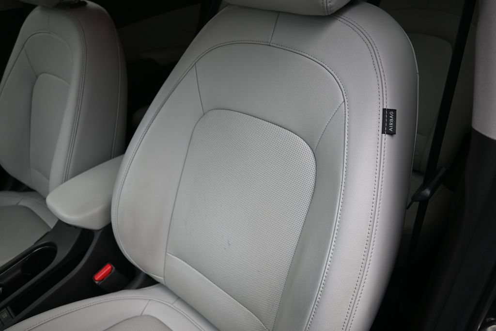 Used 2022 Hyundai Kona Limited FWD image 20