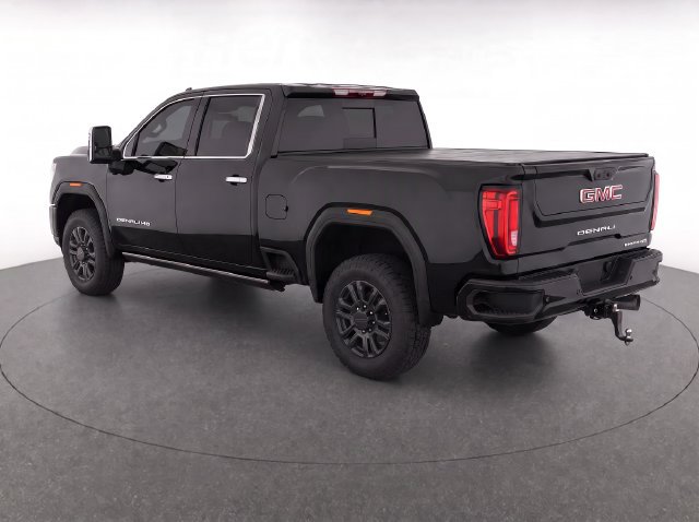 Used 2023 GMC Sierra 2500 Denali w/ Denali Black Diamond Edition AWD/4WD image 3