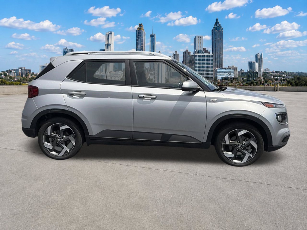 Used 2026 Hyundai Venue SEL FWD image 29