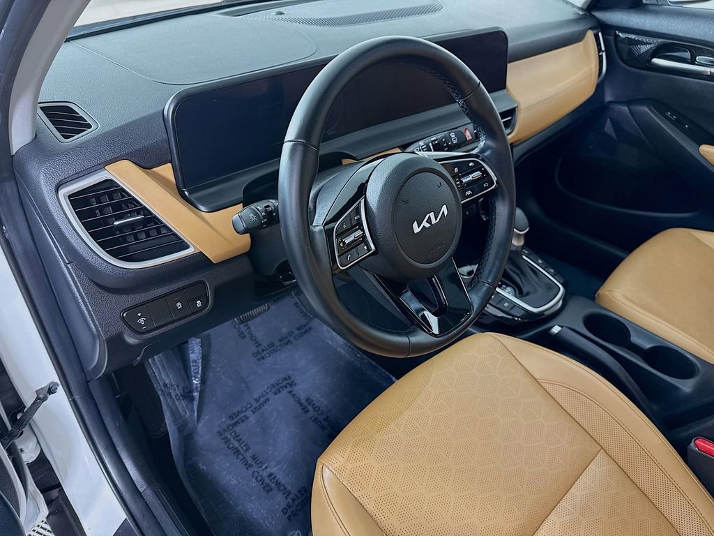 Used 2024 Kia Seltos EX image 19