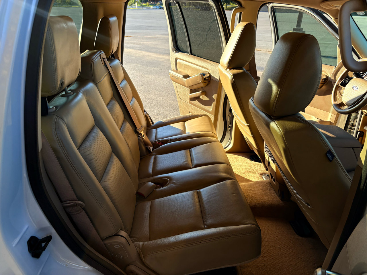 Used 2010 Ford Explorer XLT image 26