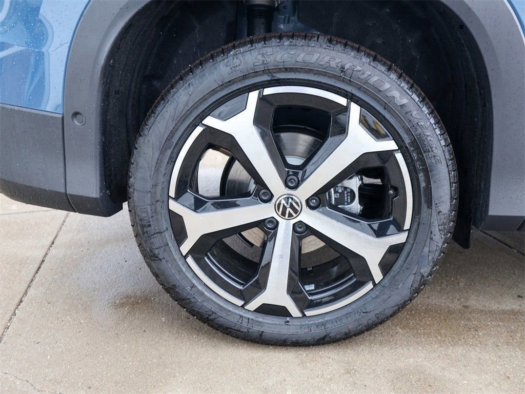 New 2026 Volkswagen Tiguan SE AWD/4WD image 9