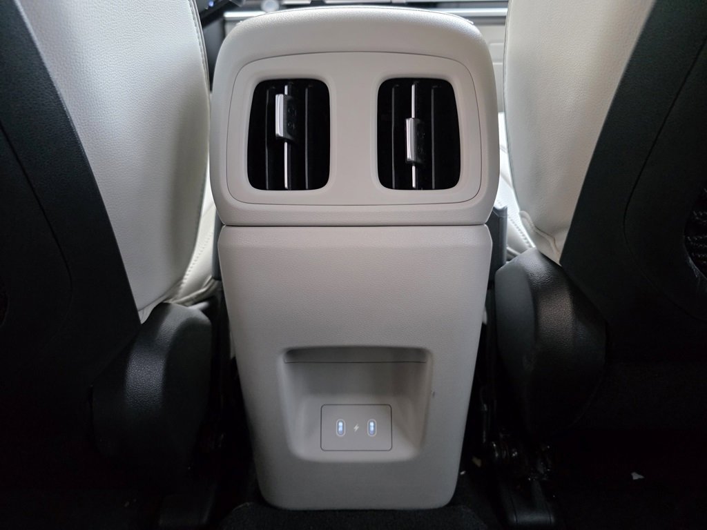 Used 2025 Hyundai Tucson Limited image 16