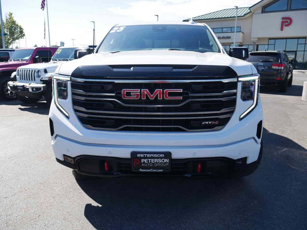 Used 2025 GMC Sierra 1500 AT4 w/ AT4 Premium Package AWD/4WD image 3