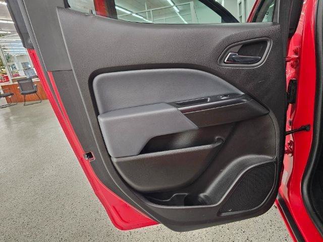 Used 2019 Chevrolet Colorado Z71 AWD/4WD image 32