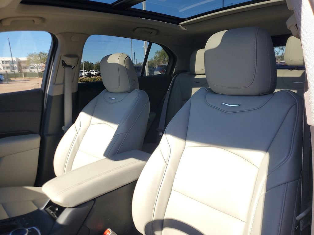 Used 2023 Cadillac XT4 Premium Luxury w/ Technology Package image 15