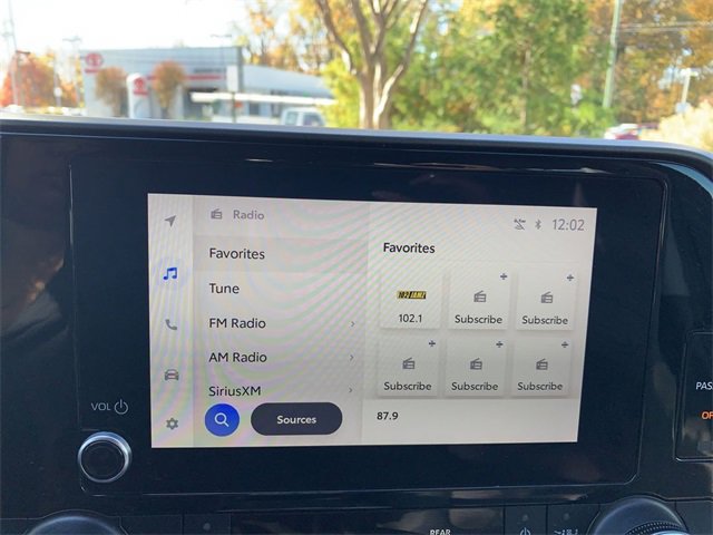 Certified 2023 Toyota Highlander L image 24