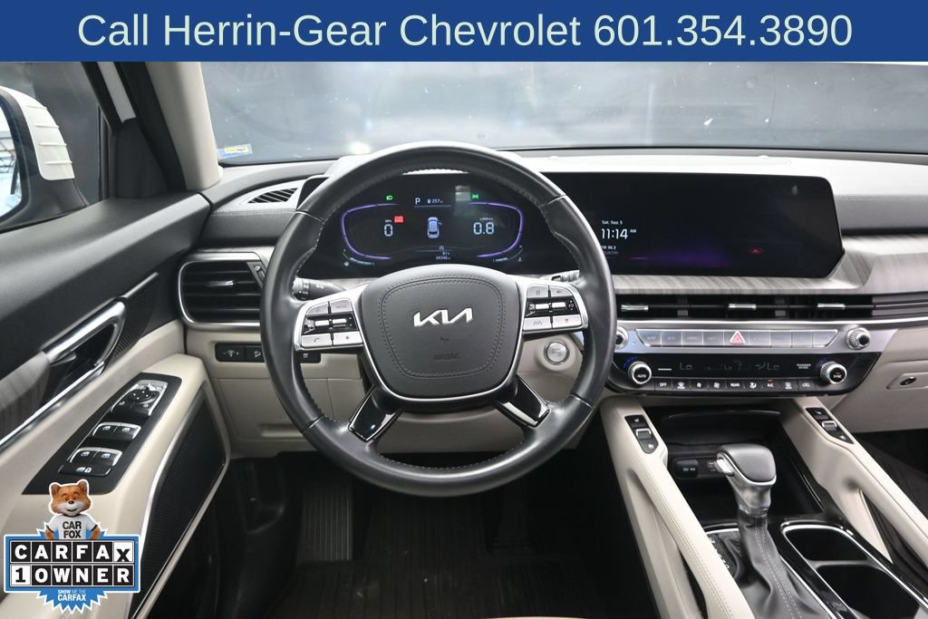 Used 2024 Kia Telluride EX w/ EX Captain's Chair Package FWD image 29