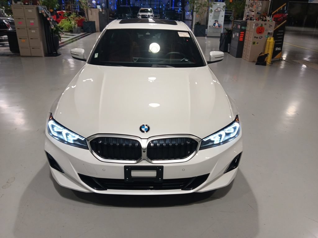 Used 2025 BMW 330i xDrive Sedan w/ Premium Package AWD/4WD image 8