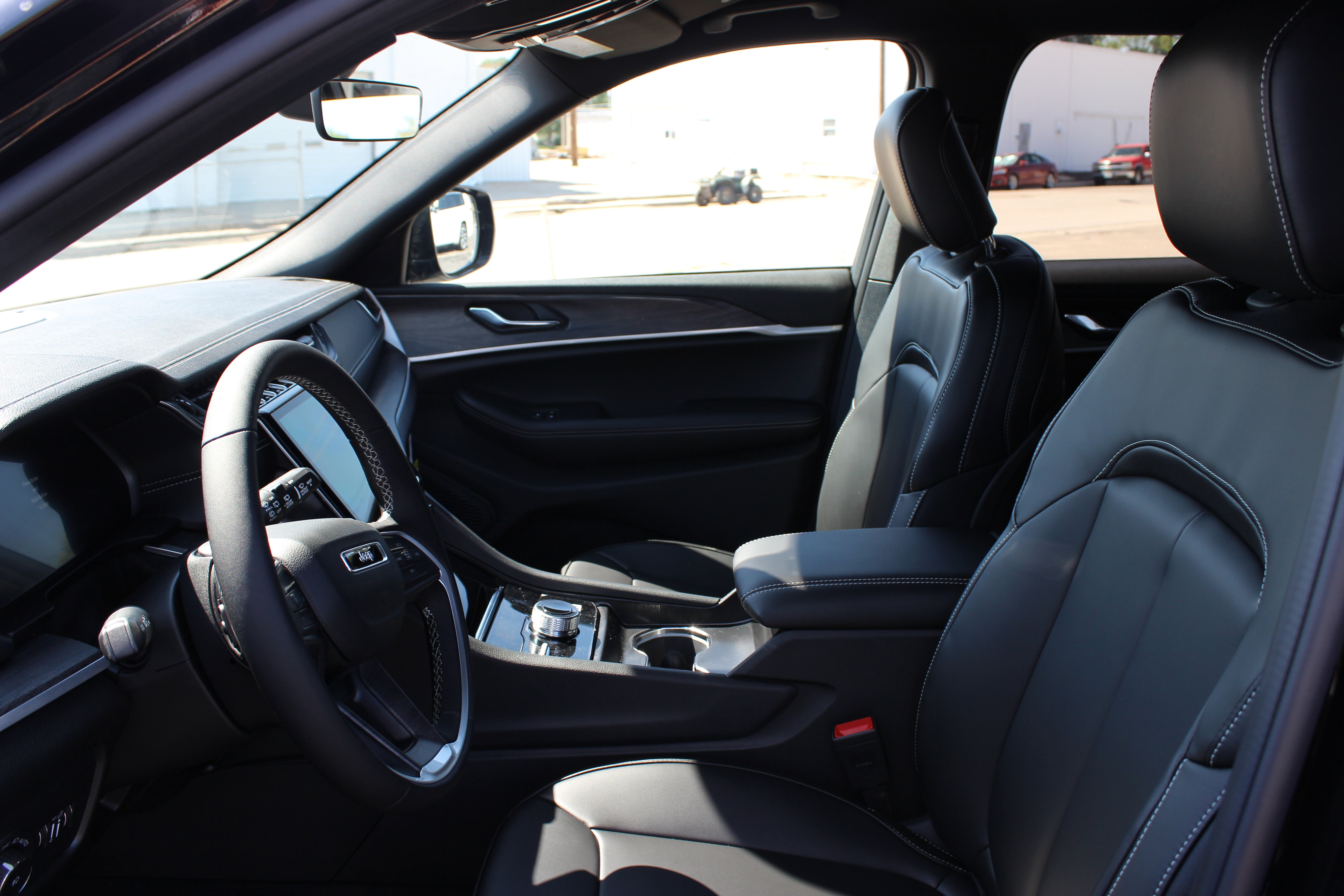 New 2025 Jeep Grand Cherokee L Limited image 28