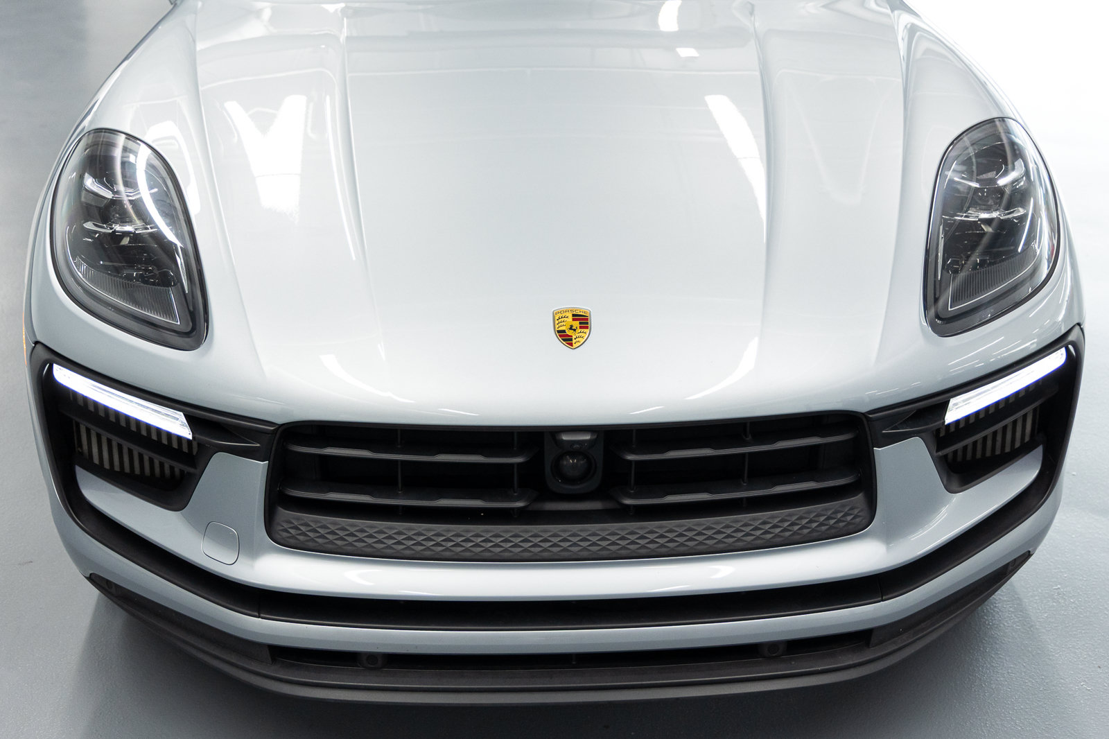 Used 2022 Porsche Macan S w/ Premium Package Plus AWD/4WD image 9