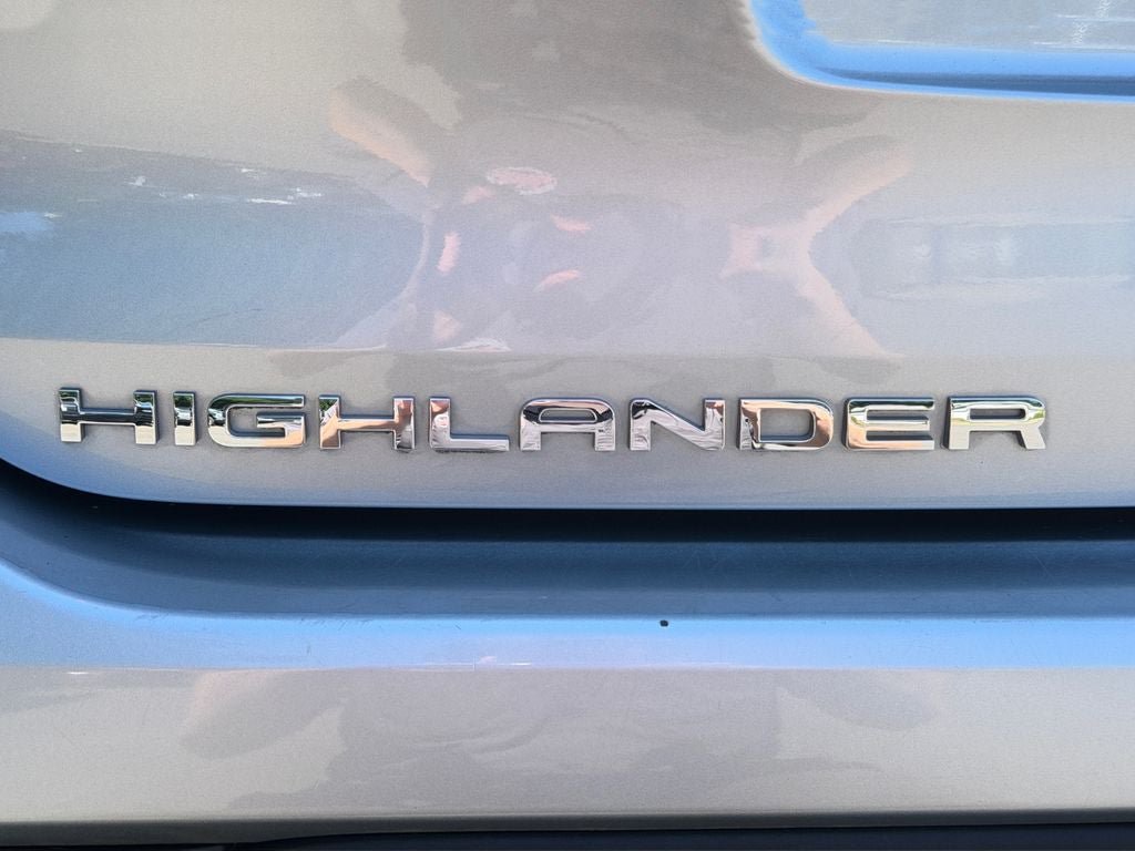Used 2021 Toyota Highlander L AWD/4WD image 35