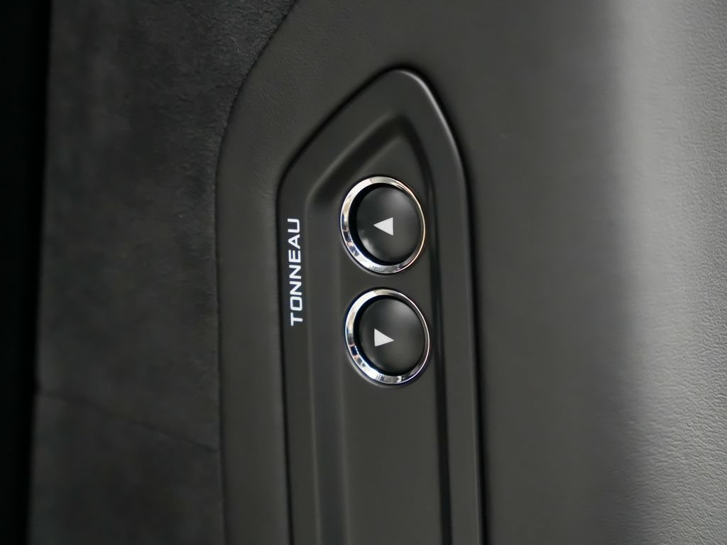 Used 2026 McLaren 750S Spider RWD image 18