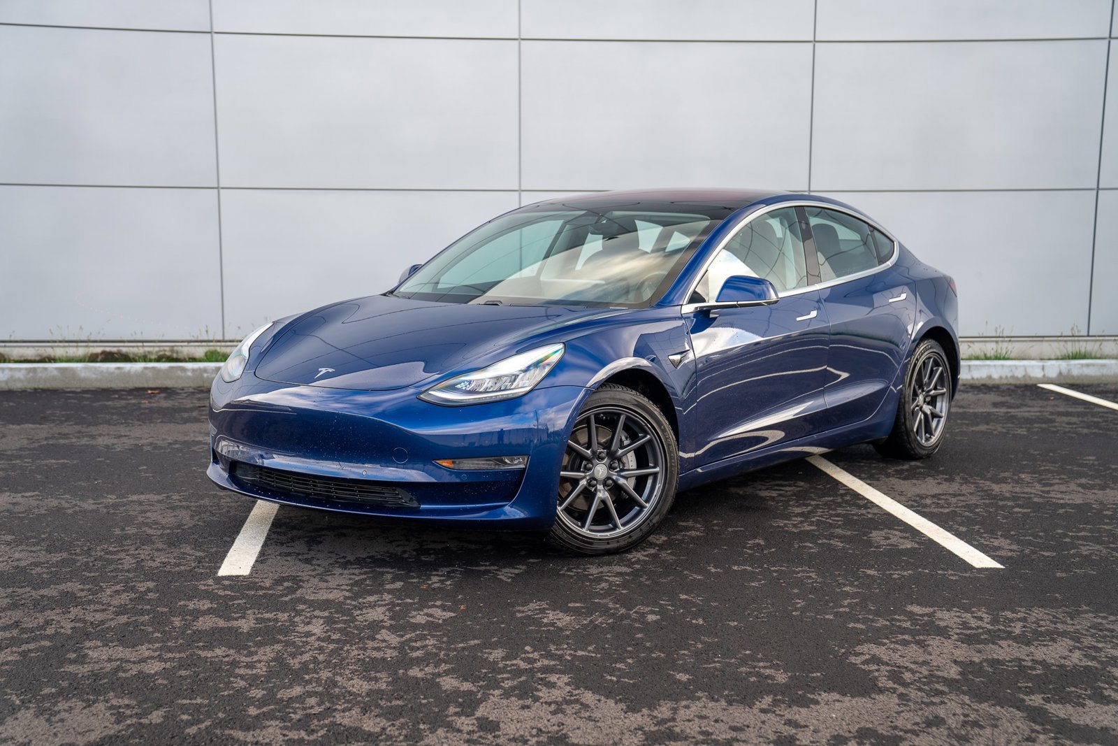 Used 2018 Tesla Model 3 Long Range image 1