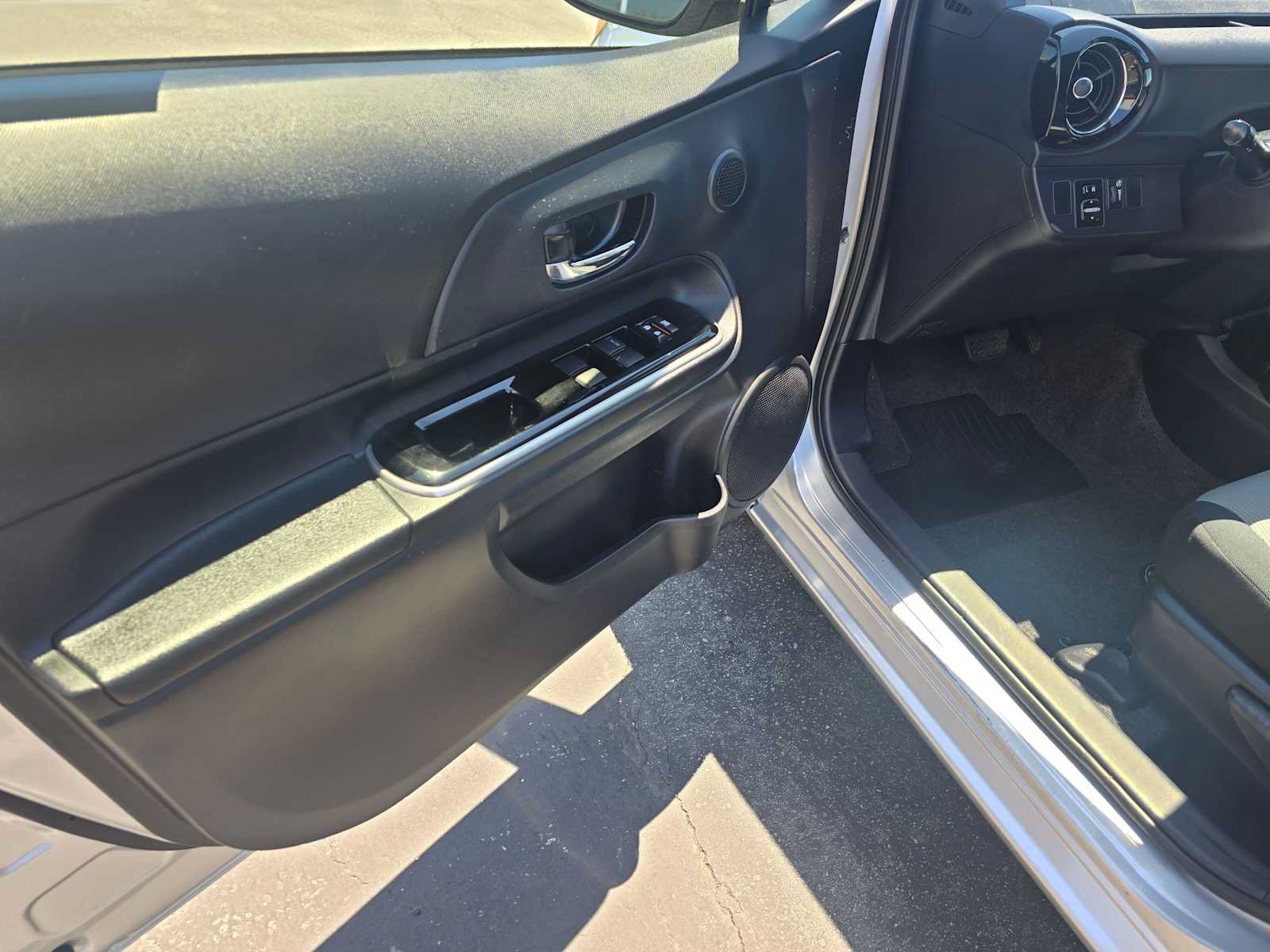 Used 2016 Toyota Prius C Two FWD image 21