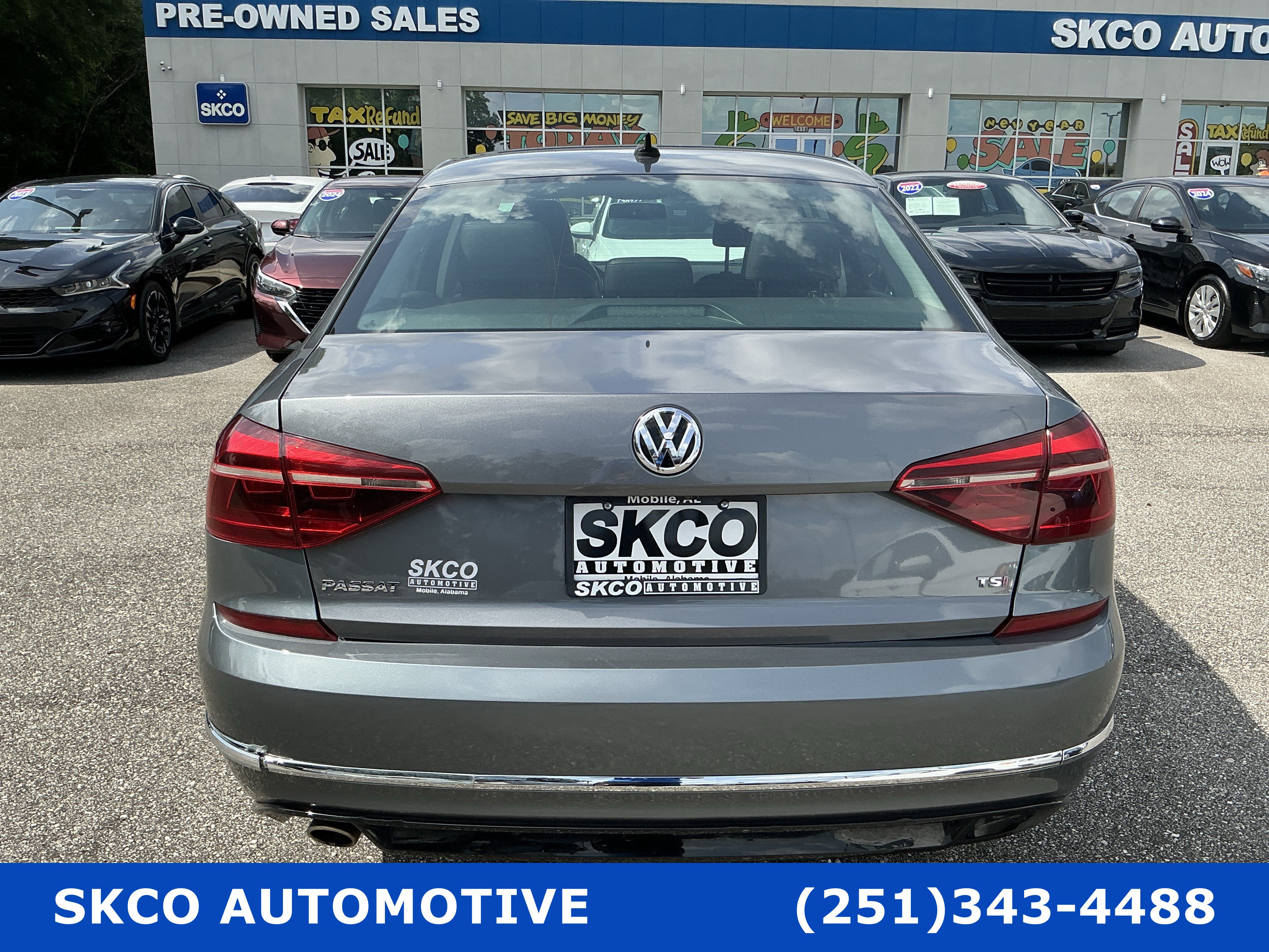 Used 2018 Volkswagen Passat 2.0T R-Line FWD image 4