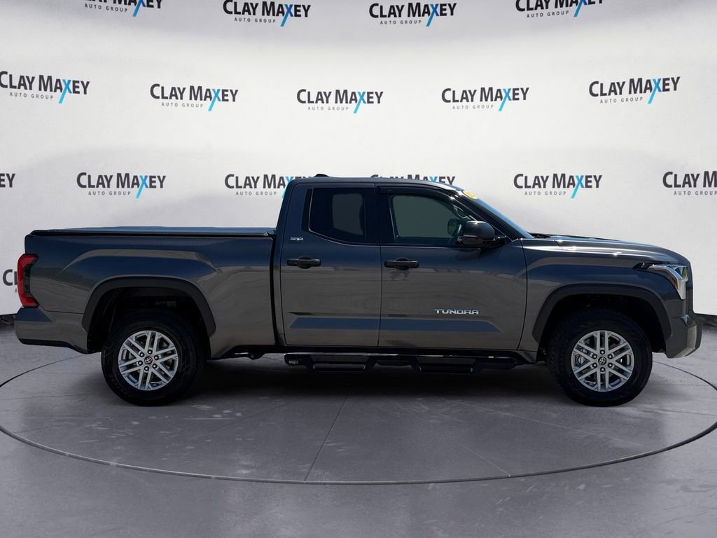 Used 2022 Toyota Tundra SR5 w/ SR5 Convenience Package AWD/4WD image 6