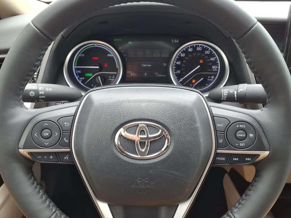 Used 2024 Toyota Camry XLE w/ Cold Weather Package FWD image 16