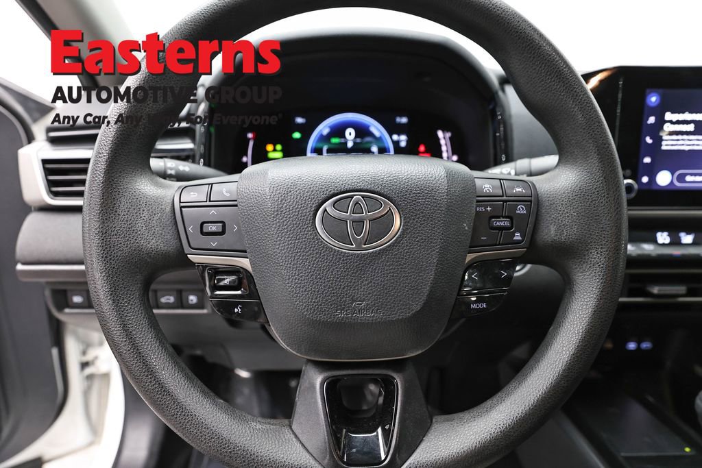 Used 2025 Toyota Camry LE FWD image 10