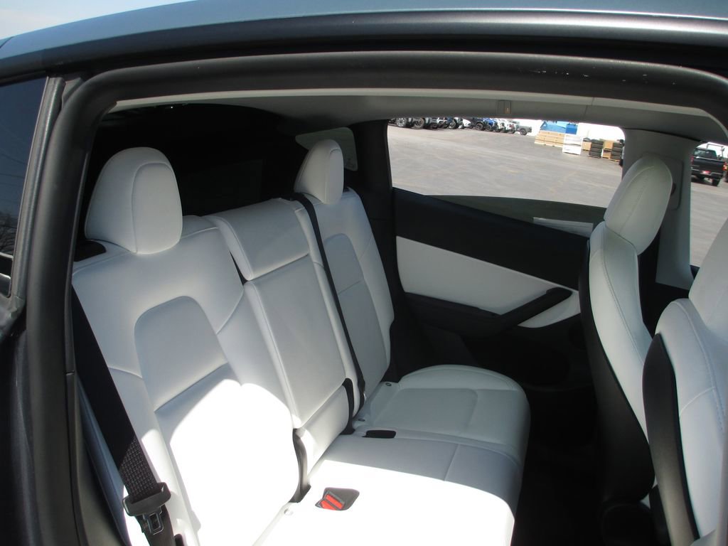 Used 2022 Tesla Model Y Performance image 22