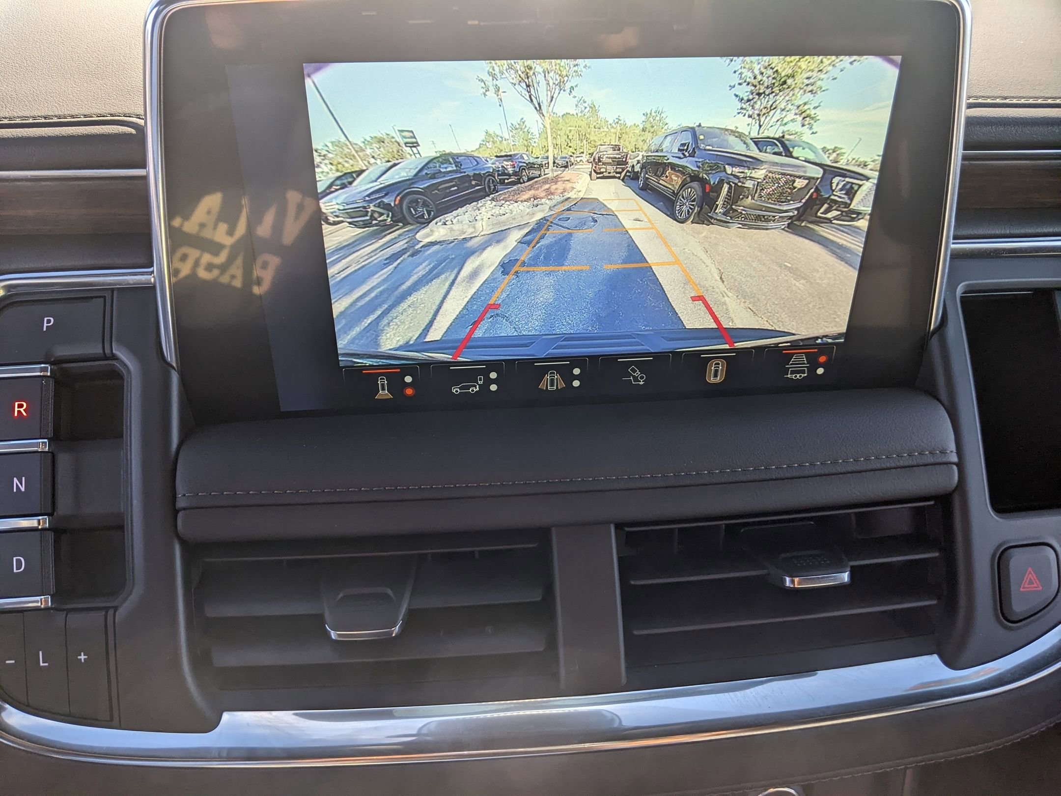 Certified 2024 Chevrolet Tahoe High Country w/ Advanced Technology Package image 29