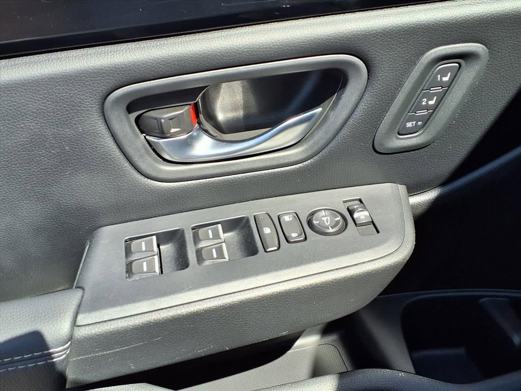 Used 2024 Honda Pilot Touring image 18