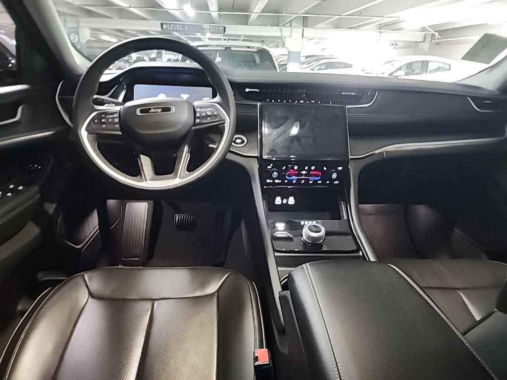 Used 2024 Jeep Grand Cherokee L Limited w/ Luxury Tech Group II AWD/4WD image 5